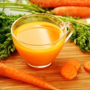 Полезный морковный сок