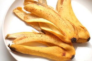 Удобрение для комнатных растений из банановой кожуры