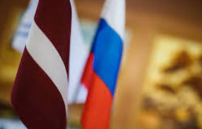 Как письма с мольбами превратились в принцип двух подходов на переговорах Латвии с РФ