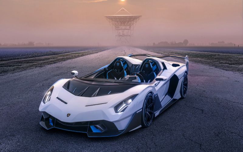 
            Lamborghini представила уникальный 770-сильный суперкар
        