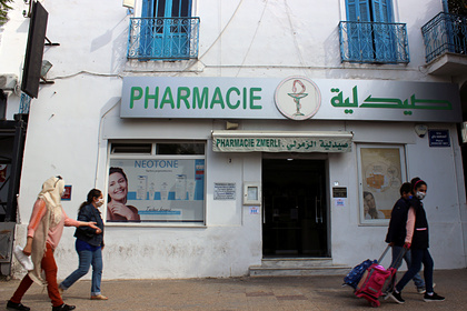 В Тунисе выявили более 40 штаммов коронавируса