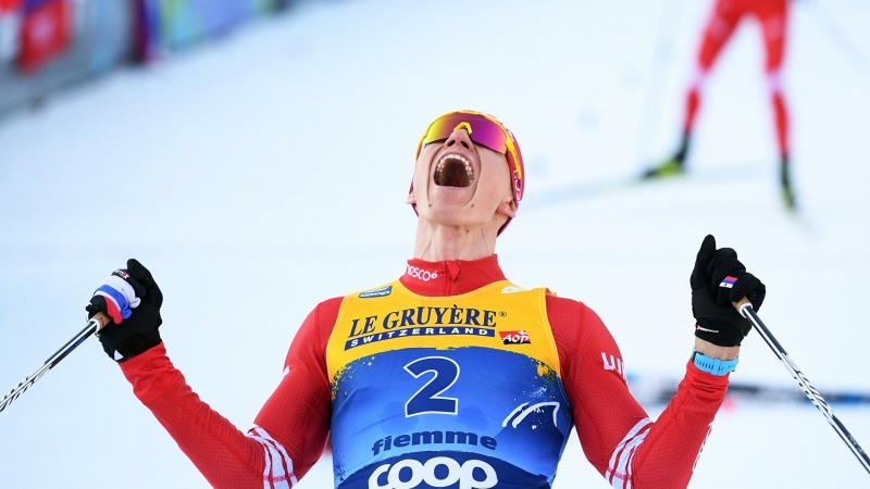 Большунов выиграл общий зачет "Тур де Ски" второй год подряд 