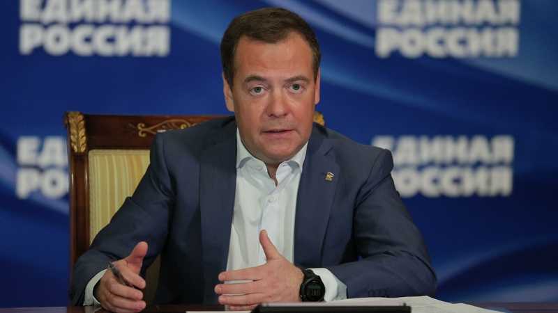 Медведев не исключил возможной блокировки своих аккаунтов в соцсетях