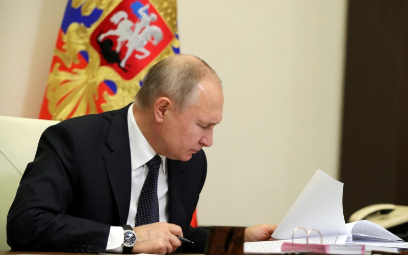 Путин поручил кабмину определить статус апартаментов  до конца июля