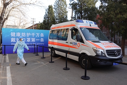 В Китае построили за пять дней крупную больницу для людей с COVID-19