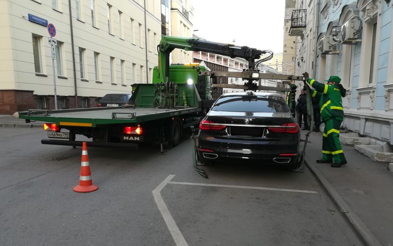 
            Власти Москвы раскрыли статистику эвакуации машин с фальшивыми номерами
        
