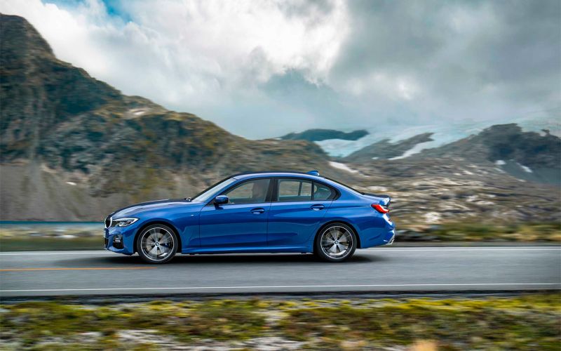 
            BMW объявила о повышении цен на автомобили в России с 1 марта
        