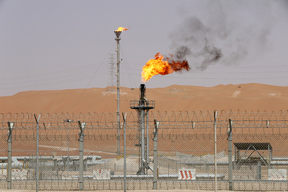 На нефтяном терминале в Саудовской Аравии начался пожар после атаки дрона