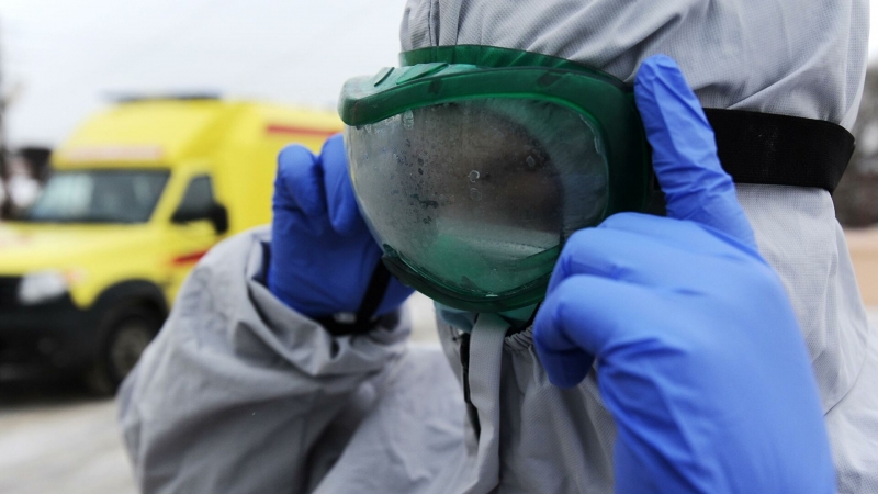 В России за сутки выявили 9393 случая заражения коронавирусом