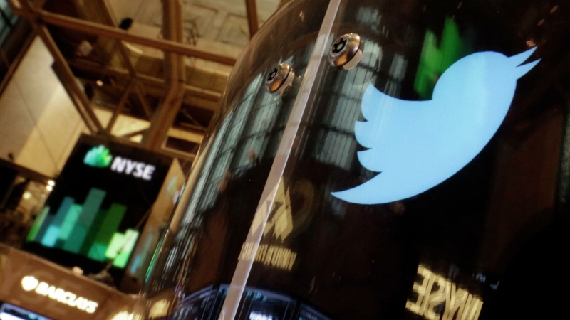 Властям следует принять жесткие меры к Twitter, считает эксперт