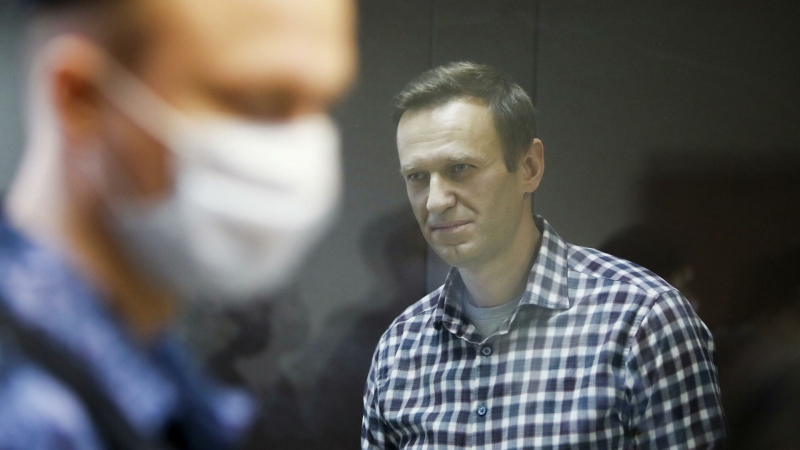 В Кремле заявили, что не следят за ситуацией с Навальным