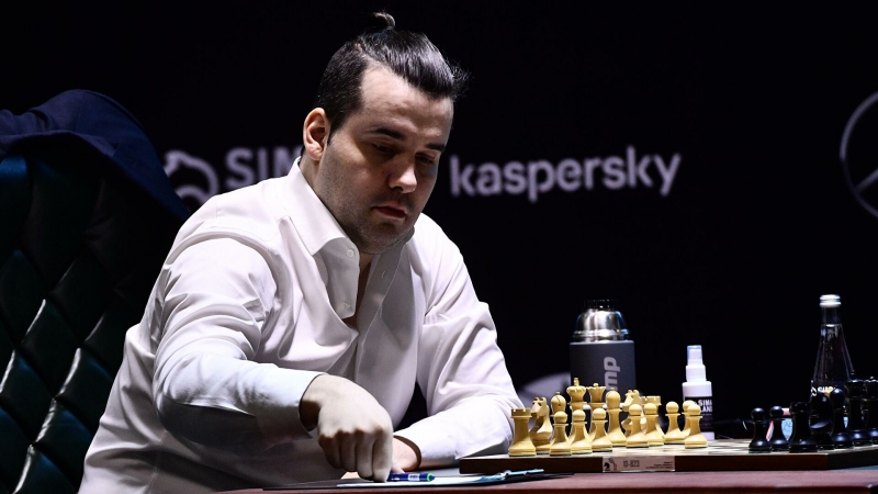 В шаге от шахматной короны: Непомнящий выиграл турнир претендентов