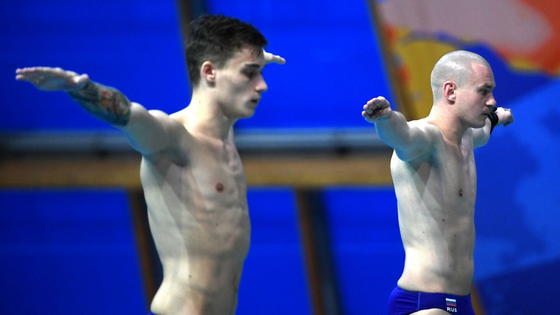 Кузнецов и Шлейхер взяли золото и серебро в прыжках в воду на ЧЕ