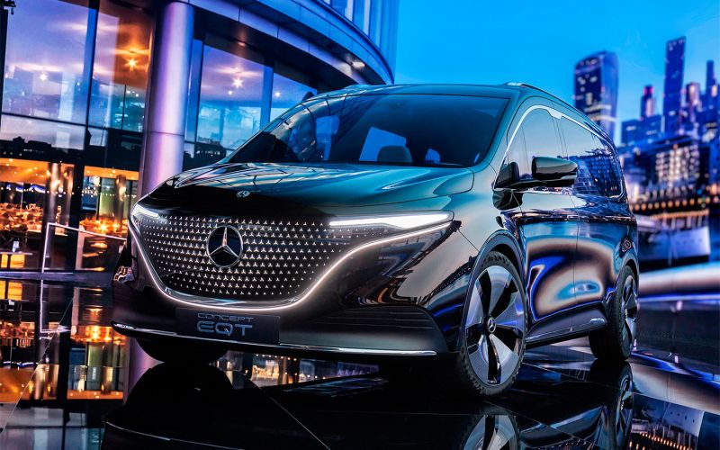 
            Mercedes-Benz представил электрический компактвэн EQT
        