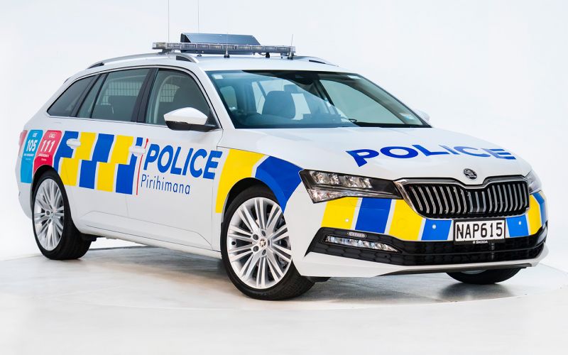 
            Skoda Superb стал официальным полицейским автомобилем в Новой Зеландии
        