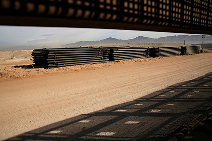 США продолжат огораживаться от мигрантов из Мексики