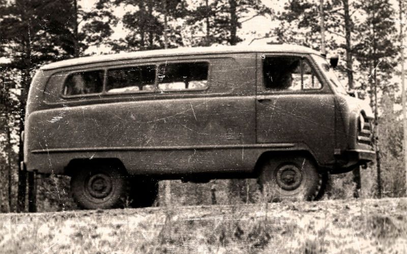 
            УАЗ показал советский штаб на колесах на базе «Буханки»
        
