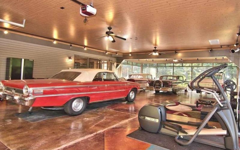 
            В США продают дом, в котором есть гараж на 25 машин. Фото
        
