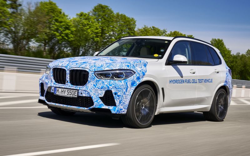
            BMW приступила к тестам водородного кроссовера X5
        
