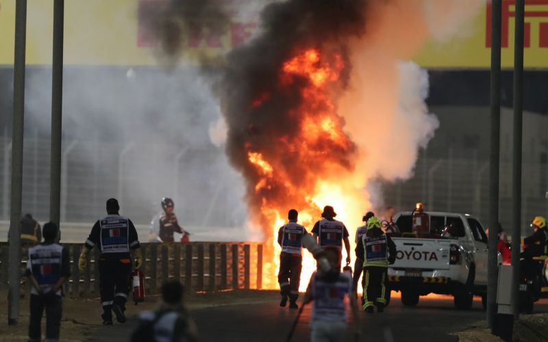 
            Гран-при Бахрейна остановили из-за страшной аварии с участием Квята
        