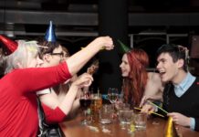 Где найти загадки для взрослой компании?