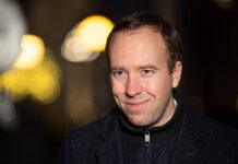 Британия собралась снять коронавирусные ограничения к лету 2021 года