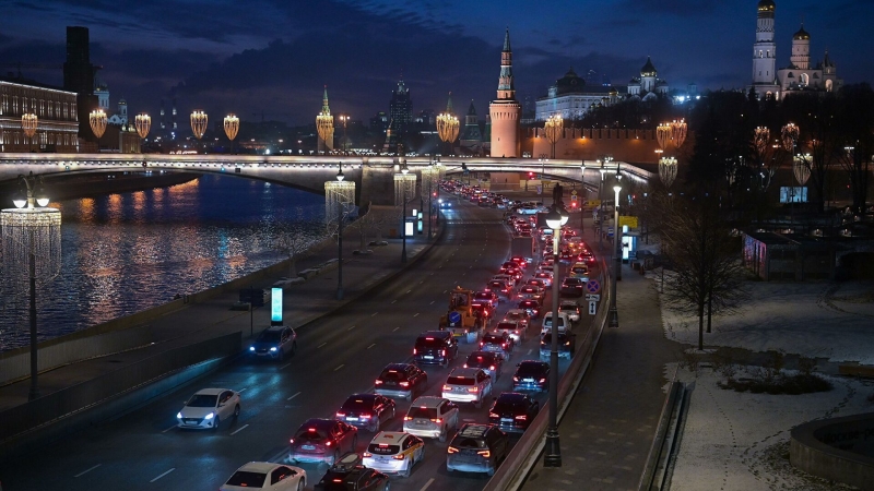 Москвичей предупредили о девятибалльных пробках в пятницу