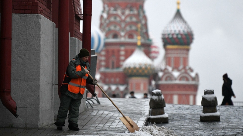 Москвичей во вторник ожидает небольшой снег и до минус четырех