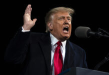 Трамп объявил о начале вакцинации от COVID-19 в США