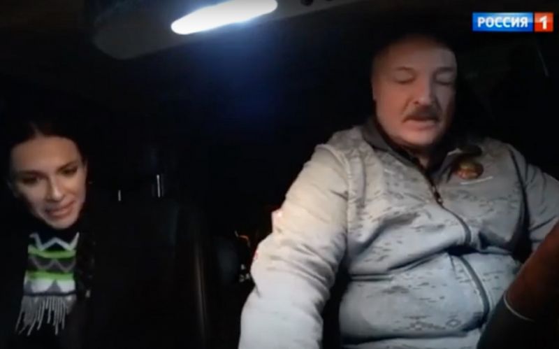 
            Лукашенко дал интервью «России-1» за рулем без ремня безопасности
        