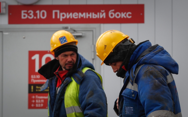 Путин поручил упростить приток трудовых мигрантов на российские стройки