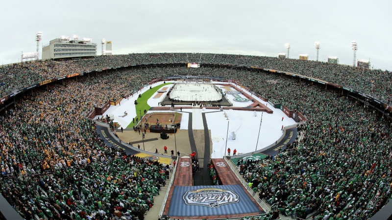 СМИ: НХЛ планирует провести два матча под открытым небом на озере Тахо