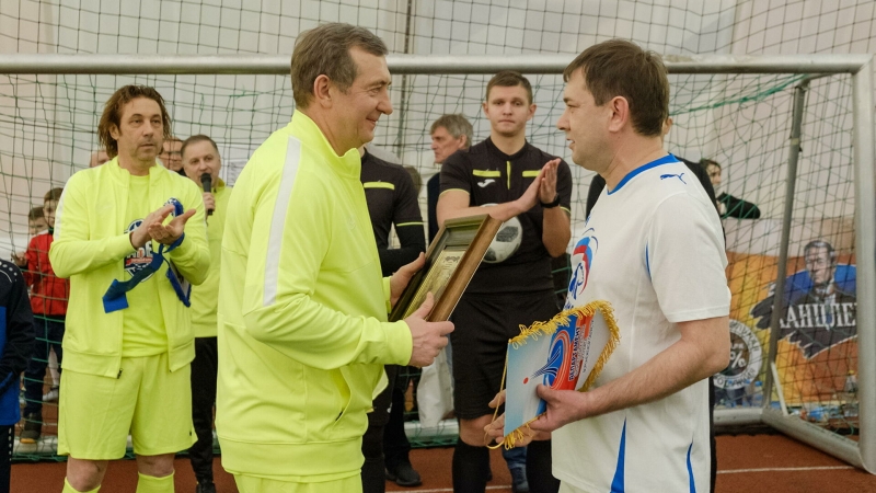 В Воронеже звезды российского футбола провели мастер-класс для детей