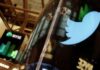 Властям следует принять жесткие меры к Twitter, считает эксперт