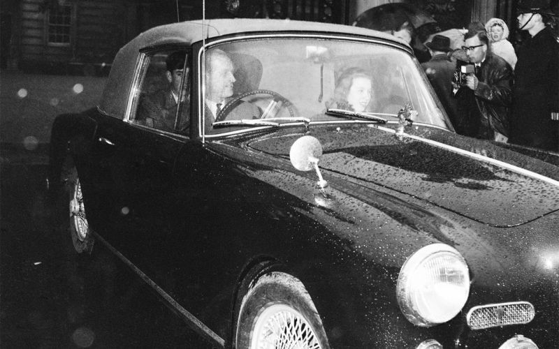 
            На чем ездил принц Филипп: от Land Rover до Aston Martin
        