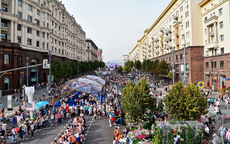 
            Центр Москвы хотят сделать пешеходным: список улиц
        