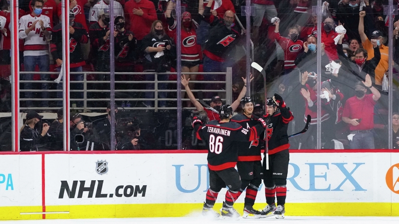 Передача Свечникова помогла "Каролине" победить "Нэшвилл"