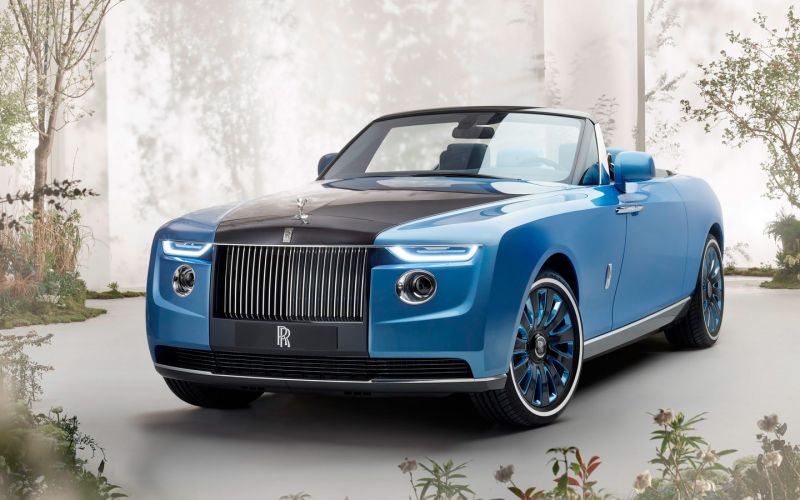
            Rolls-Royce выпустил кабриолет стоимостью почти $30 млн
        