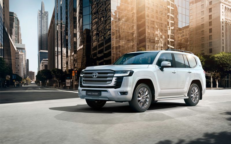 Toyota представила новый Land Cruiser 300. Все подробности