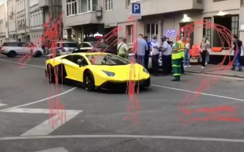 
            В центре Москвы эвакуировали Lamborghini Кокорина. Видео
        