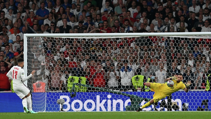 "Бог не мог вознаградить мошенников": фанаты о крахе Англии в финале ЕВРО