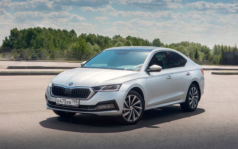 Дифирамбы и боль. Три мнения о новой Skoda Octavia