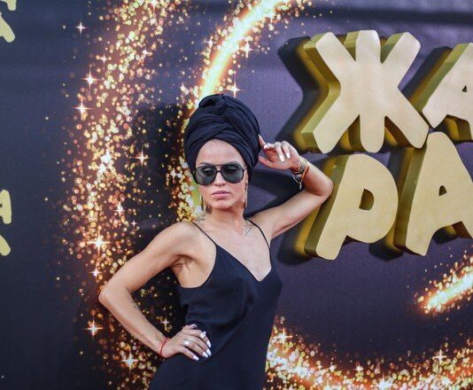 Певице Zivert заплатили €12 тысяч за несостоявшееся выступление — NEWS.ru — 22.07.21