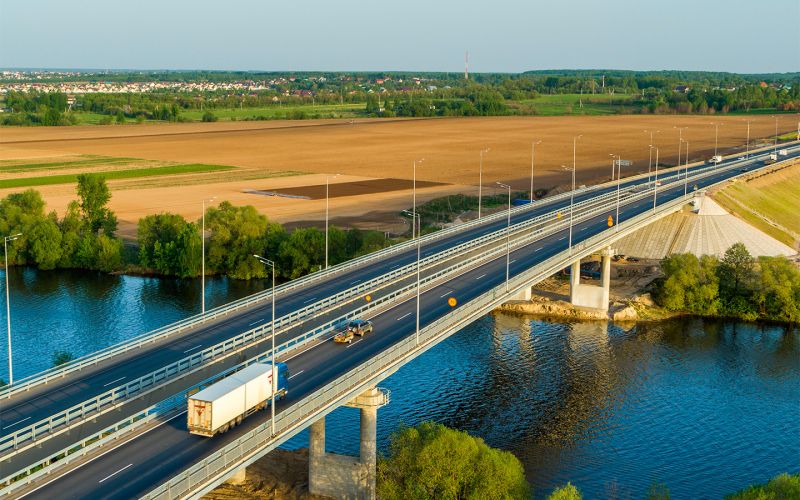 Водителям начали поступать странные звонки. Что они означают