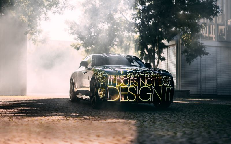 Rolls-Royce рассказал о первом серийном электрокаре. Фото