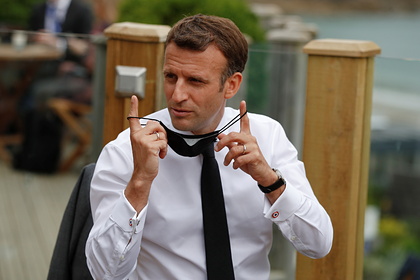 Ударивший Макрона по лицу француз вышел из тюрьмы