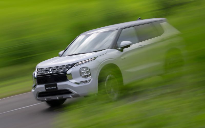 
            Новый гибрид Mitsubishi Outlander получит два электромотора
        