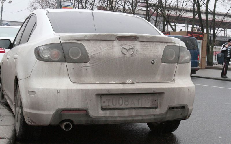 
            Штраф за грязные номера превратят в лишение прав. Что нужно знать
        