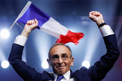 Кандидат в президенты Франции подвергся нападению на своем первом митинге