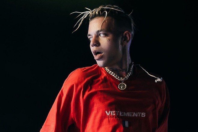 Рэпера Элджея заметили в иммигрантском центре на Кипре - NEWS.ru — 01.12.21